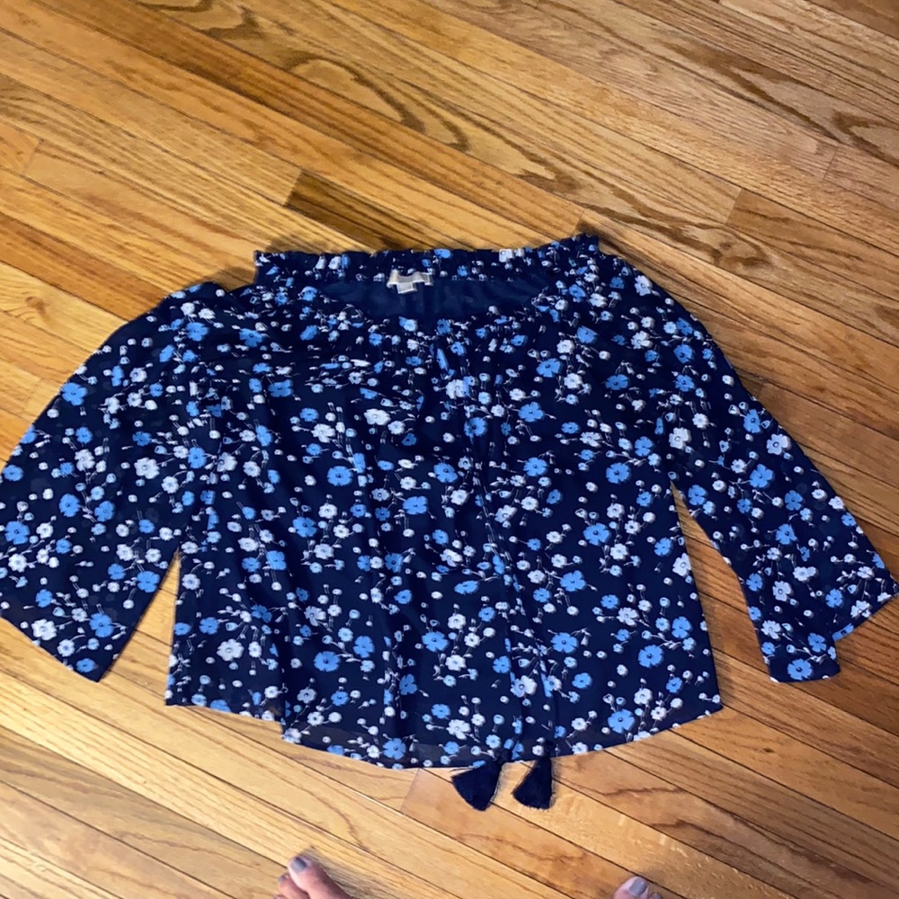 Adorable Michael Kors blouse